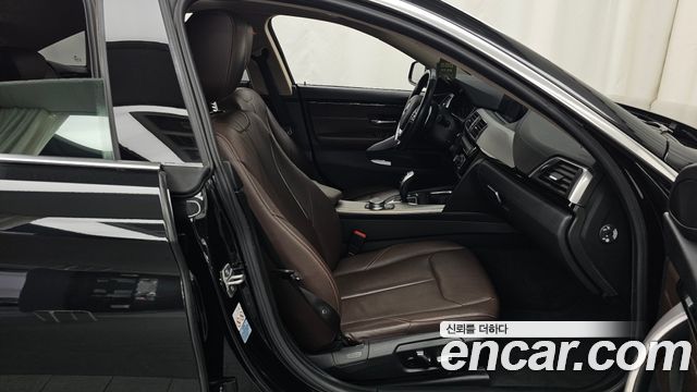 BMW 4-Series 2021 — photo 16