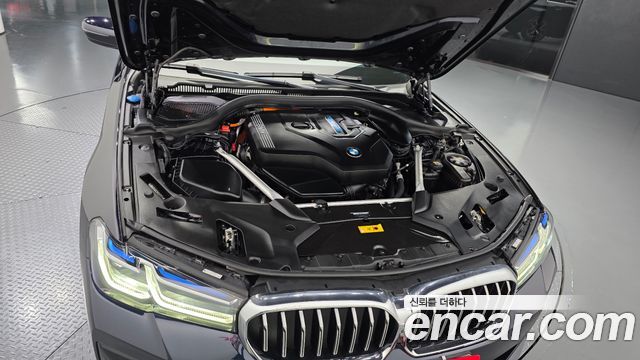 BMW 5-Series 2021 — photo 6