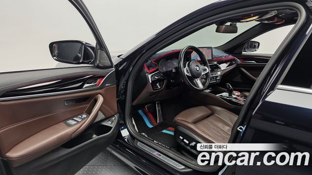 BMW 5-Series 2021 — photo 13