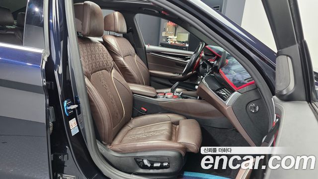 BMW 5-Series 2021 — photo 17
