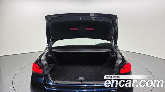 BMW 5-Series 2021 — photo 26