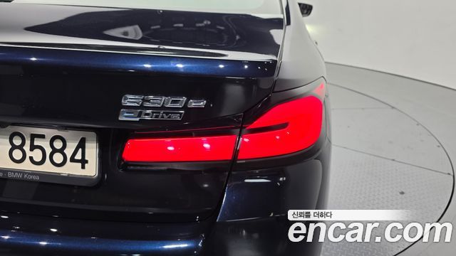 BMW 5-Series 2021 — photo 9