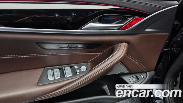 BMW 5-Series 2021 — photo 29