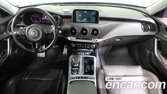 Kia Stinger 2018 — photo 10