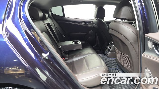 Kia Stinger 2018 — photo 17