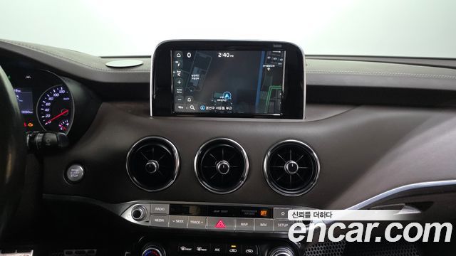 Kia Stinger 2018 — photo 20