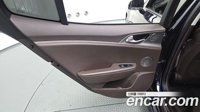 Kia Stinger 2018 — photo 15