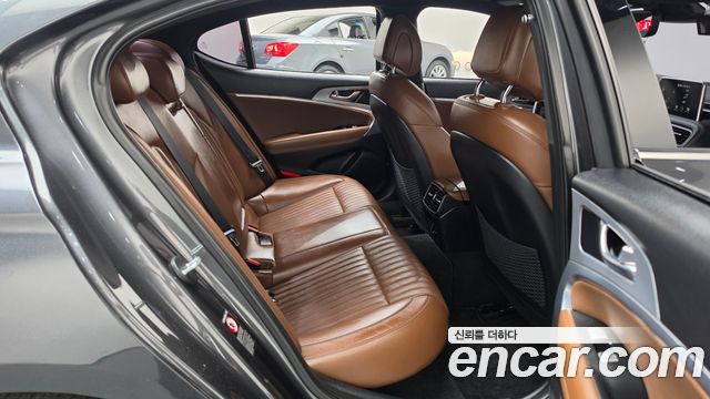Genesis G70 2019 — photo 17