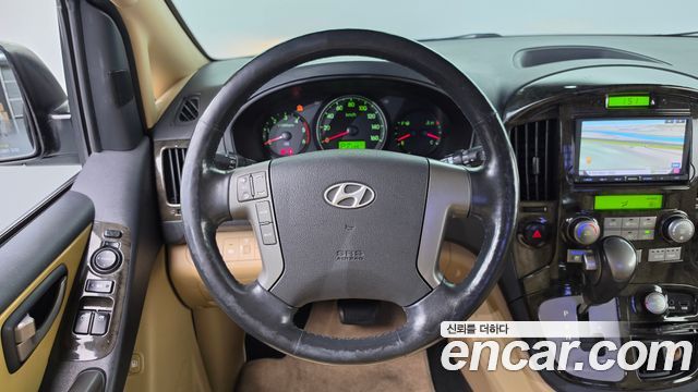 Hyundai Starex 2015 — photo 13