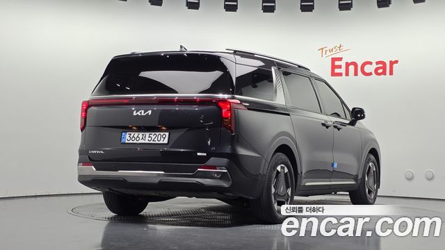 Kia Canival 2025 — photo 2