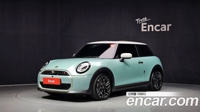 Mini Cooper 2025 — photo 1