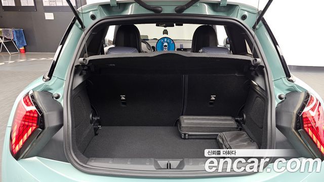 Mini Cooper 2025 — photo 26