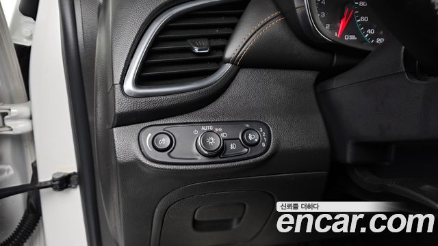 Chevrolet Korea Trax 2018 — photo 32