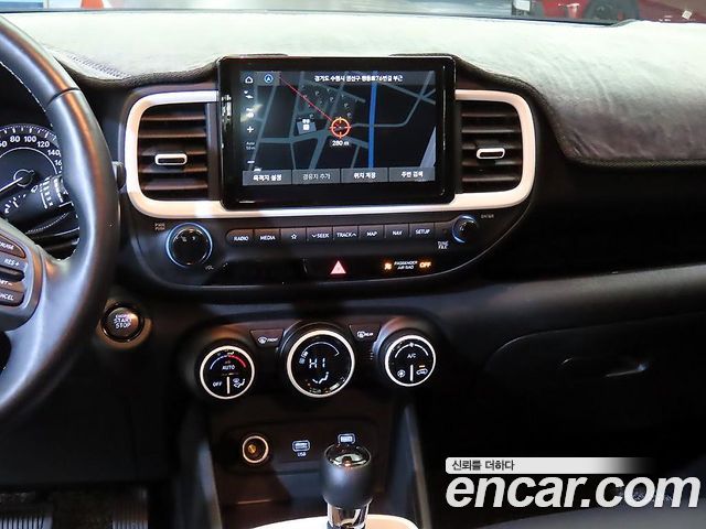 Hyundai Venue 2021 — photo 11