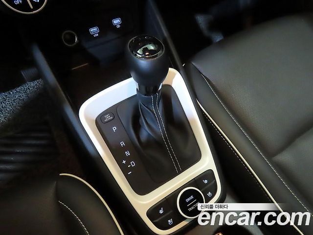 Hyundai Venue 2021 — photo 12