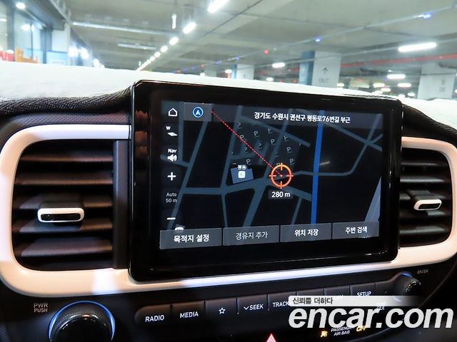 Hyundai Venue 2021 — photo 13