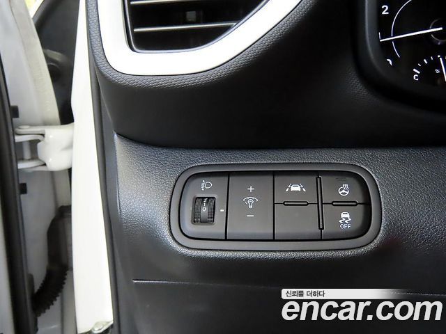 Hyundai Venue 2021 — photo 17