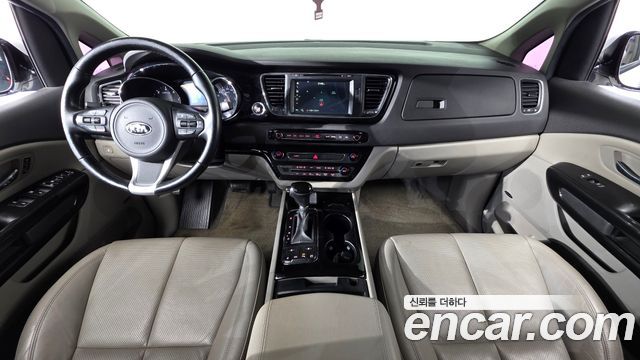 Kia Canival 2016 — photo 10