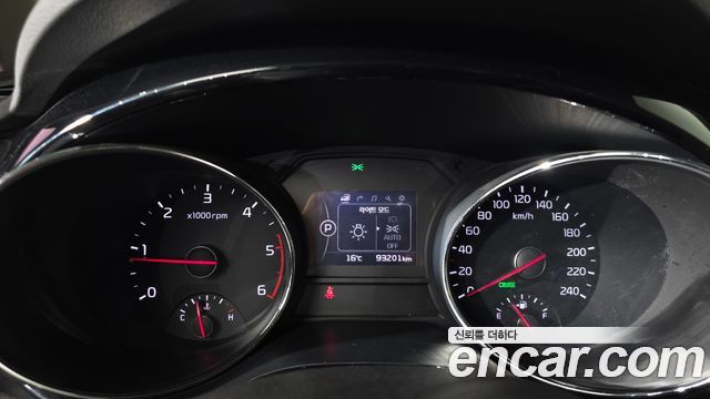 Kia Canival 2016 — photo 11