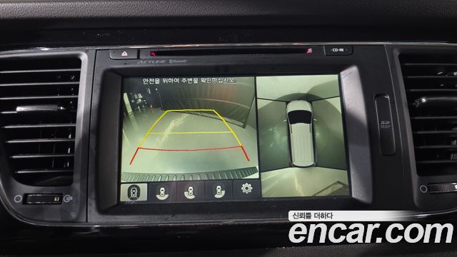 Kia Canival 2016 — photo 22