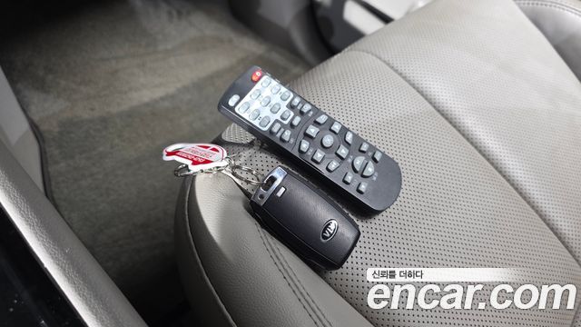 Kia Canival 2016 — photo 23