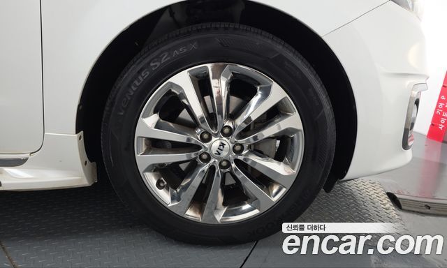Kia Canival 2016 — photo 7