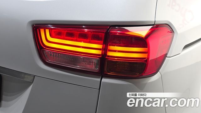 Kia Canival 2016 — photo 9