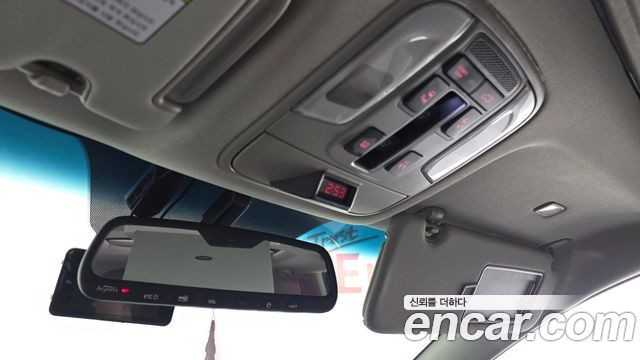 Kia Canival 2016 — photo 28