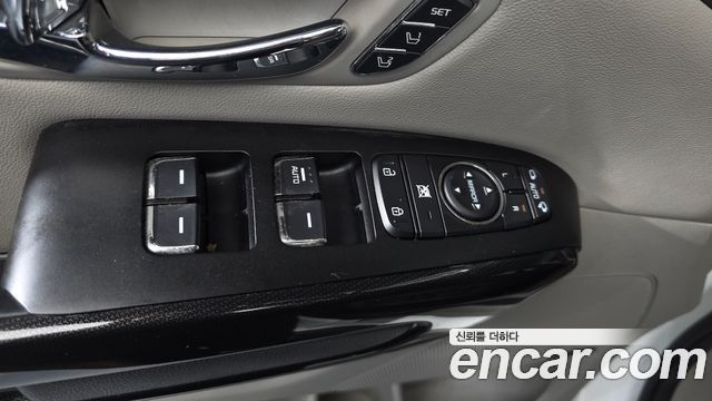 Kia Canival 2016 — photo 30