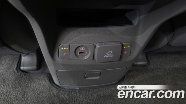 Kia Canival 2016 — photo 31