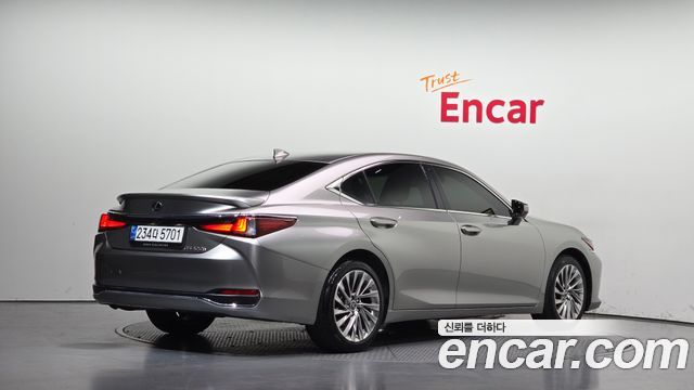 Lexus ES 2023 — photo 2