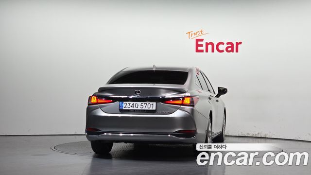 Lexus ES 2023 — photo 4