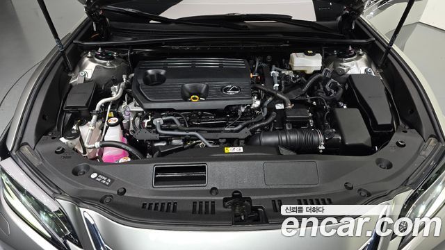 Lexus ES 2023 — photo 6