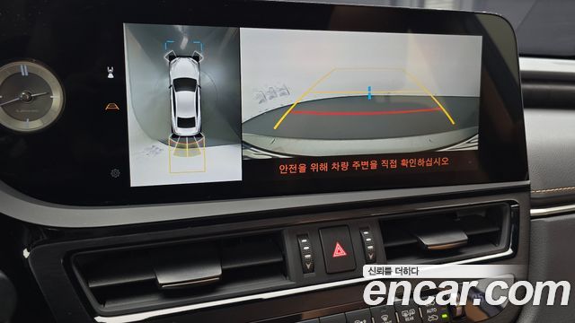 Lexus ES 2023 — photo 15