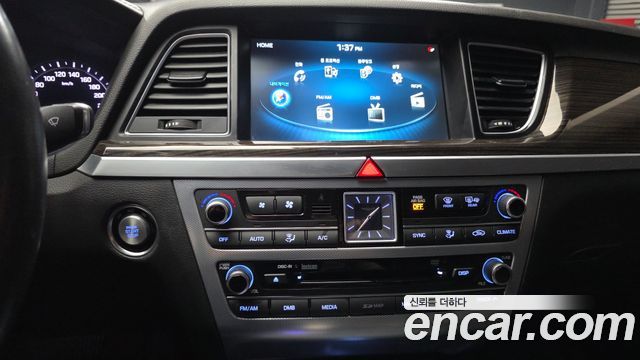 Genesis G80 2017 — photo 20