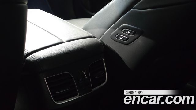 Genesis G80 2017 — photo 26