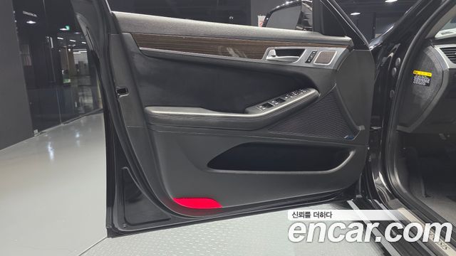 Genesis G80 2017 — photo 14