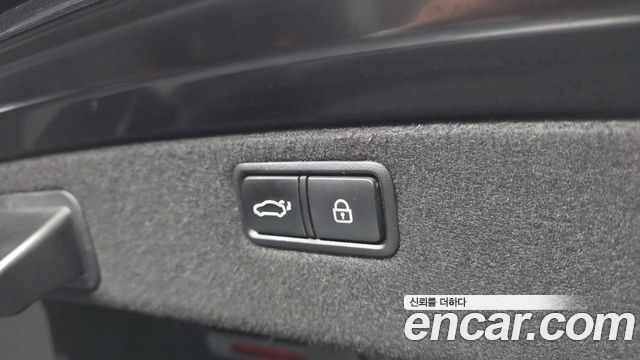 Genesis G80 2017 — photo 30