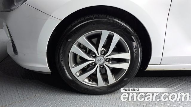 Hyundai i30 2018 — photo 5