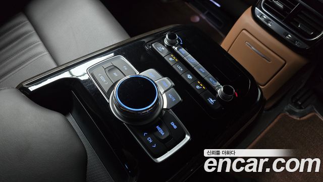 Genesis G90 2020 — photo 34