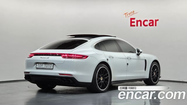 Porsche Panamera 2018 — photo 2