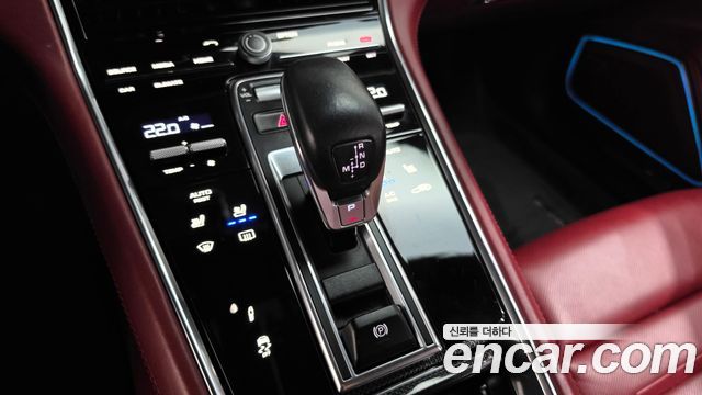 Porsche Panamera 2018 — photo 9