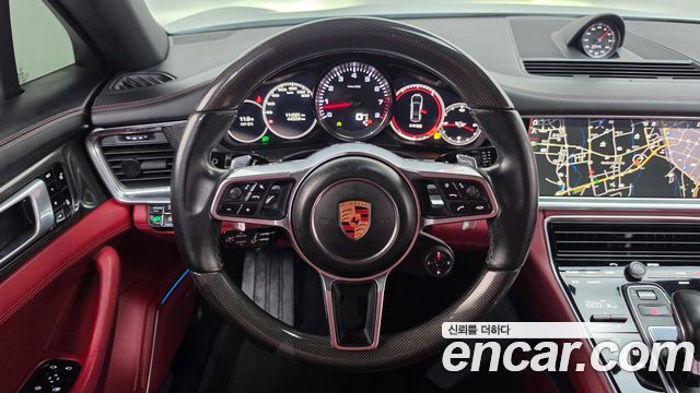 Porsche Panamera 2018 — photo 13