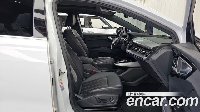 Audi Q4 e-tron 2022 — photo 11