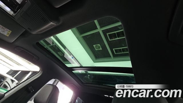 Audi Q4 e-tron 2022 — photo 18