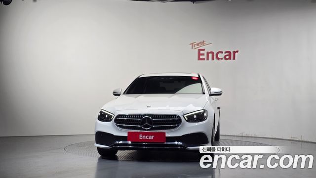 Mercedes-Benz E-Class 2022 — photo 3