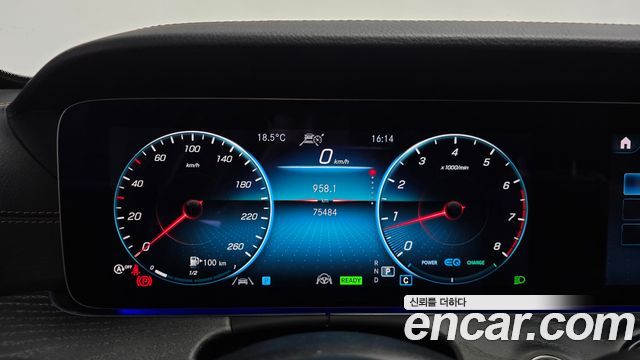 Mercedes-Benz E-Class 2022 — photo 11
