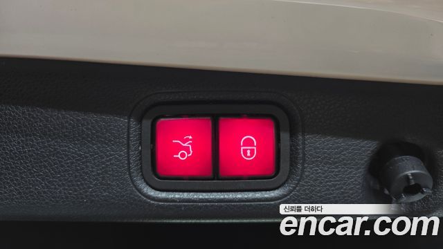 Mercedes-Benz E-Class 2022 — photo 23