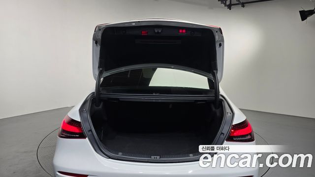 Mercedes-Benz E-Class 2022 — photo 24