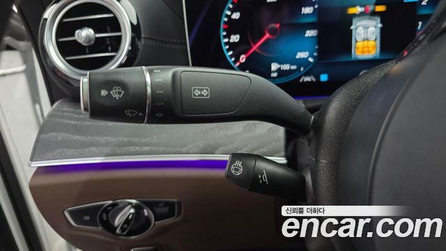 Mercedes-Benz E-Class 2022 — photo 27